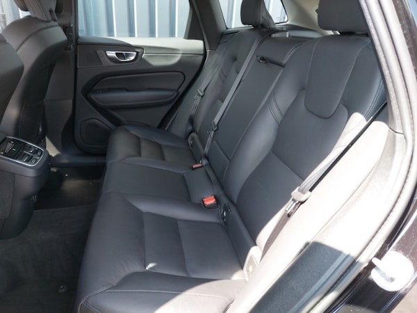 Used Volvo XC60 2023 for sale - 74725120: Photo 6