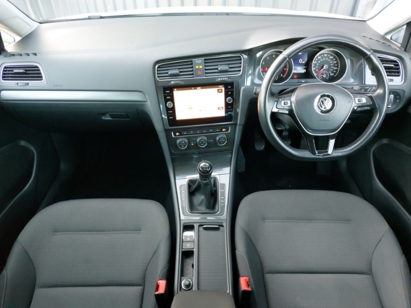 Used Volkswagen Golf 2019 for sale - 77922258: Photo 2