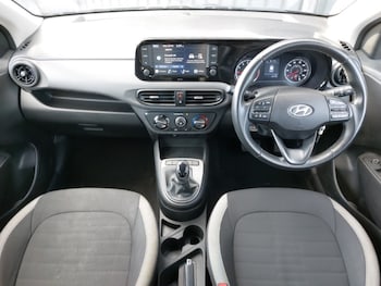 Used Hyundai i10 2023 for sale - 77448933: Photo