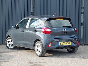 Used Hyundai i10 2023 for sale - 77448933: Photo