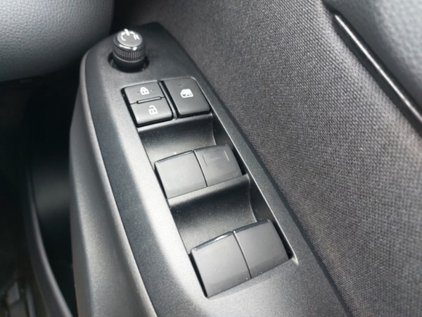 Used Toyota Yaris 2023 for sale - 75315669: Photo 12