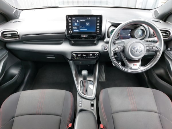 Used Toyota Yaris 2023 for sale - 75315669: Photo 2