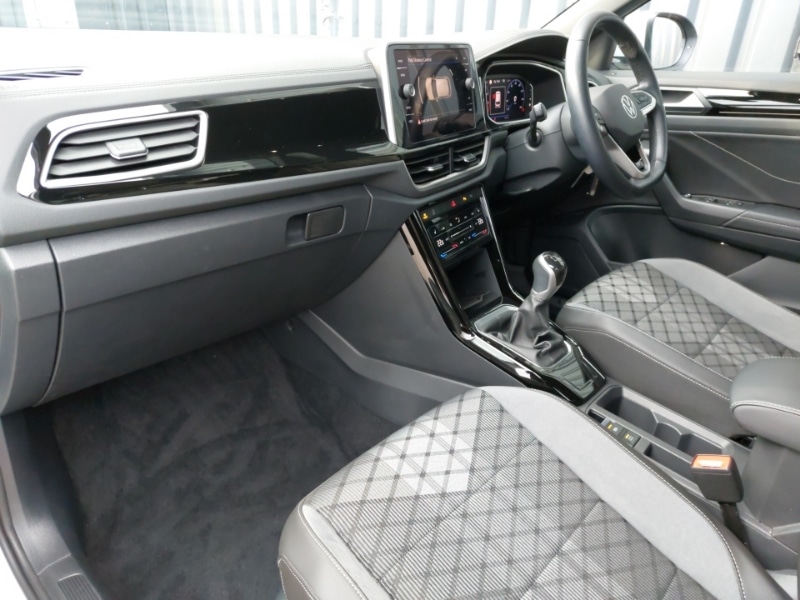 Used Volkswagen T-Roc 2023 for sale - 77366730: Photo 5