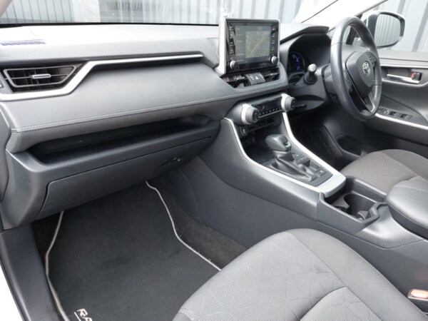 Used Toyota RAV4 2020 for sale - 76052367: Photo 5