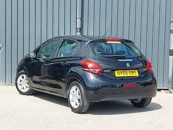 Used Peugeot 208 2016 for sale - 79263635: Photo