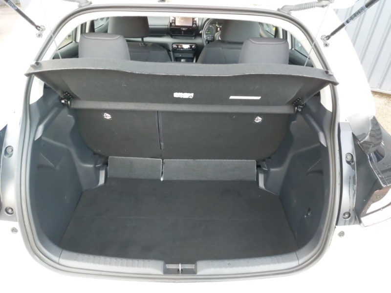 Used Toyota Yaris 2022 for sale - 76726261: Photo 8