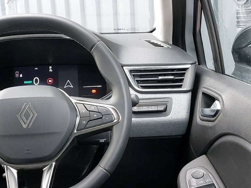 Used Renault Clio 2024 for sale - 77689807: Photo 11