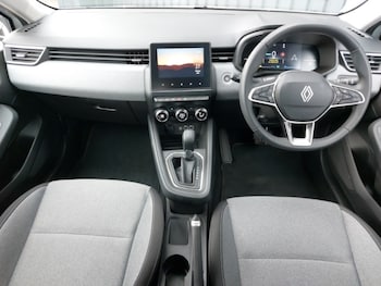 Used Renault Clio 2024 for sale - 77689807: Photo