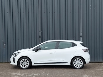 Used Renault Clio 2024 for sale - 77689807: Photo