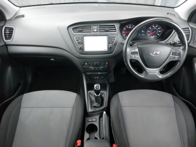 Used Hyundai i20 2020 for sale - 76540487: Photo 2