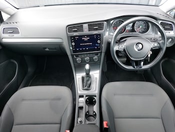 Used Volkswagen Golf 2019 for sale - 78916413: Photo