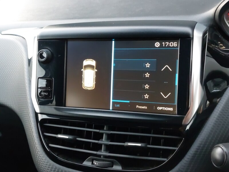 Used Peugeot 208 2018 for sale - 76556117: Photo 11