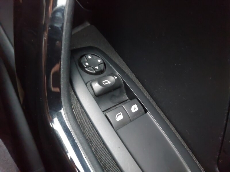 Used Peugeot 208 2018 for sale - 76556117: Photo 12