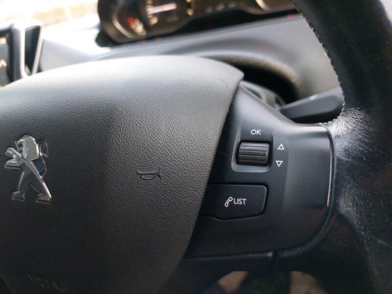 Used Peugeot 208 2018 for sale - 76556117: Photo 13