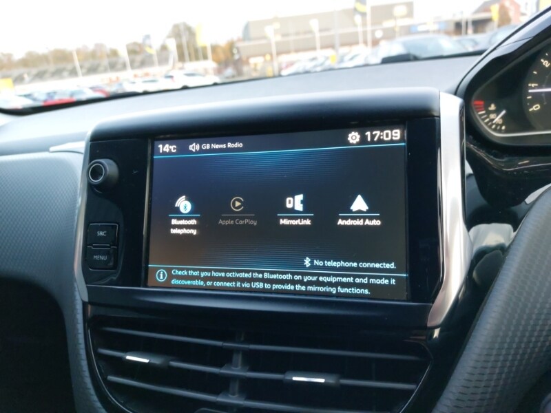 Used Peugeot 208 2018 for sale - 76556117: Photo 19