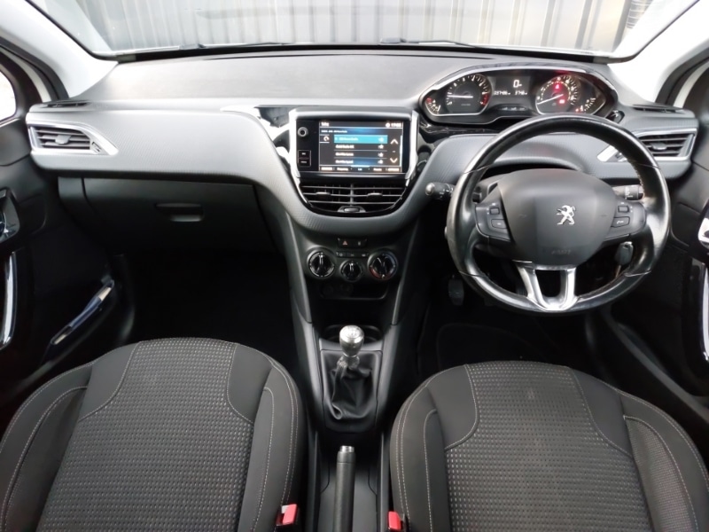 Used Peugeot 208 2018 for sale - 76556117: Photo 2