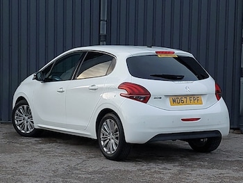 Used Peugeot 208 2018 for sale - 76556117: Photo