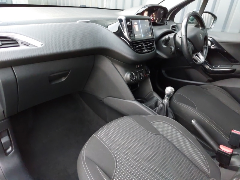 Used Peugeot 208 2018 for sale - 76556117: Photo 5