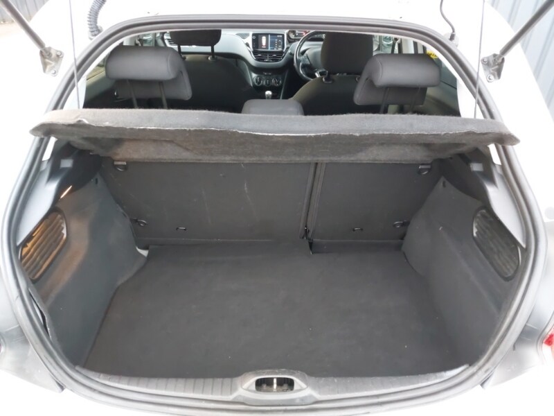 Used Peugeot 208 2018 for sale - 76556117: Photo 8