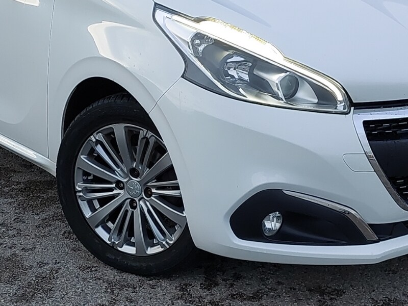 Used Peugeot 208 2018 for sale - 76556117: Photo 9