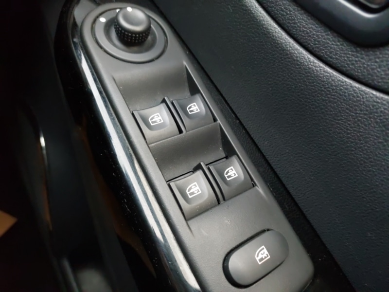 Used Renault Captur 2017 for sale - 77154939: Photo 12