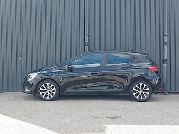 Used Renault Clio 2021 for sale - 78783210: Photo