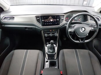 Used Volkswagen T-Roc 2018 for sale - 77767336: Photo