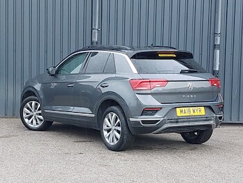 Used Volkswagen T-Roc 2018 for sale - 77767336: Photo