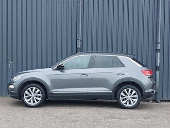 Used Volkswagen T-Roc 2018 for sale - 77767336: Photo