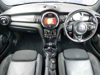 Used MINI Hatch 2018 for sale - 77466797: Photo