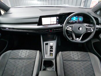 Used Volkswagen Golf 2020 for sale - 77605905: Photo