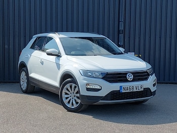 Used Volkswagen T-Roc 2018 for sale - 78900737: Photo