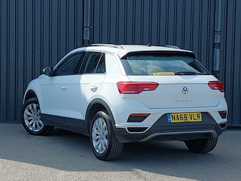 Used Volkswagen T-Roc 2018 for sale - 78900737: Photo