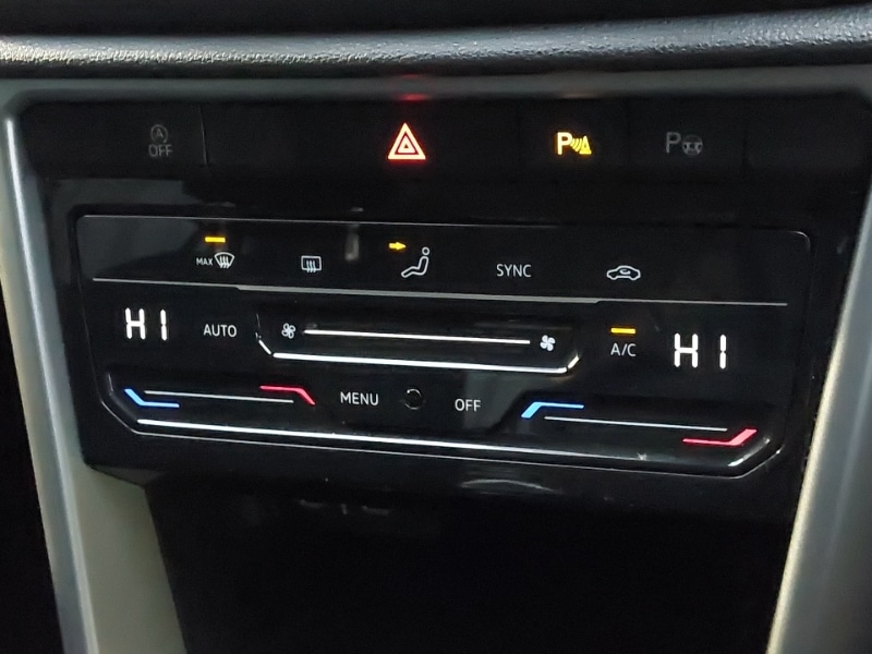 Used Volkswagen T-Roc 2023 for sale - 77119069: Photo 16