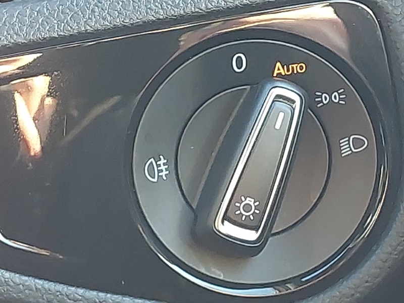 Used Volkswagen Golf 2019 for sale - 76602468: Photo 19