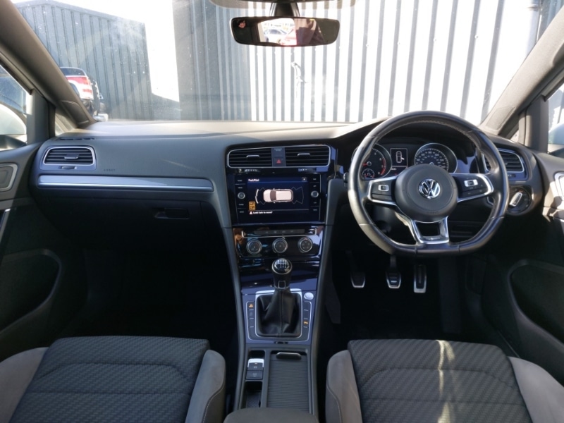 Used Volkswagen Golf 2019 for sale - 76602468: Photo 2