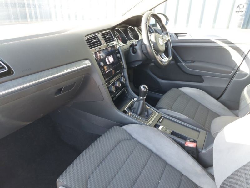 Used Volkswagen Golf 2019 for sale - 76602468: Photo 5