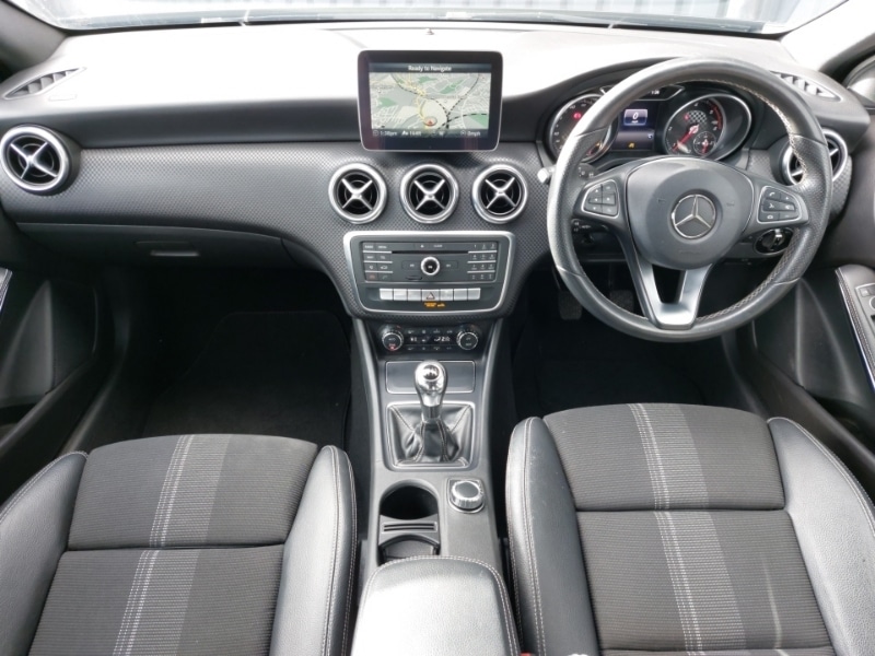 Used Mercedes-Benz A-Class 2018 for sale - 76393344: Photo 2