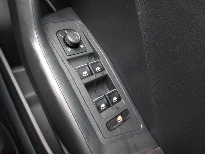 Used Volkswagen T-Roc 2018 for sale - 77251969: Photo 12