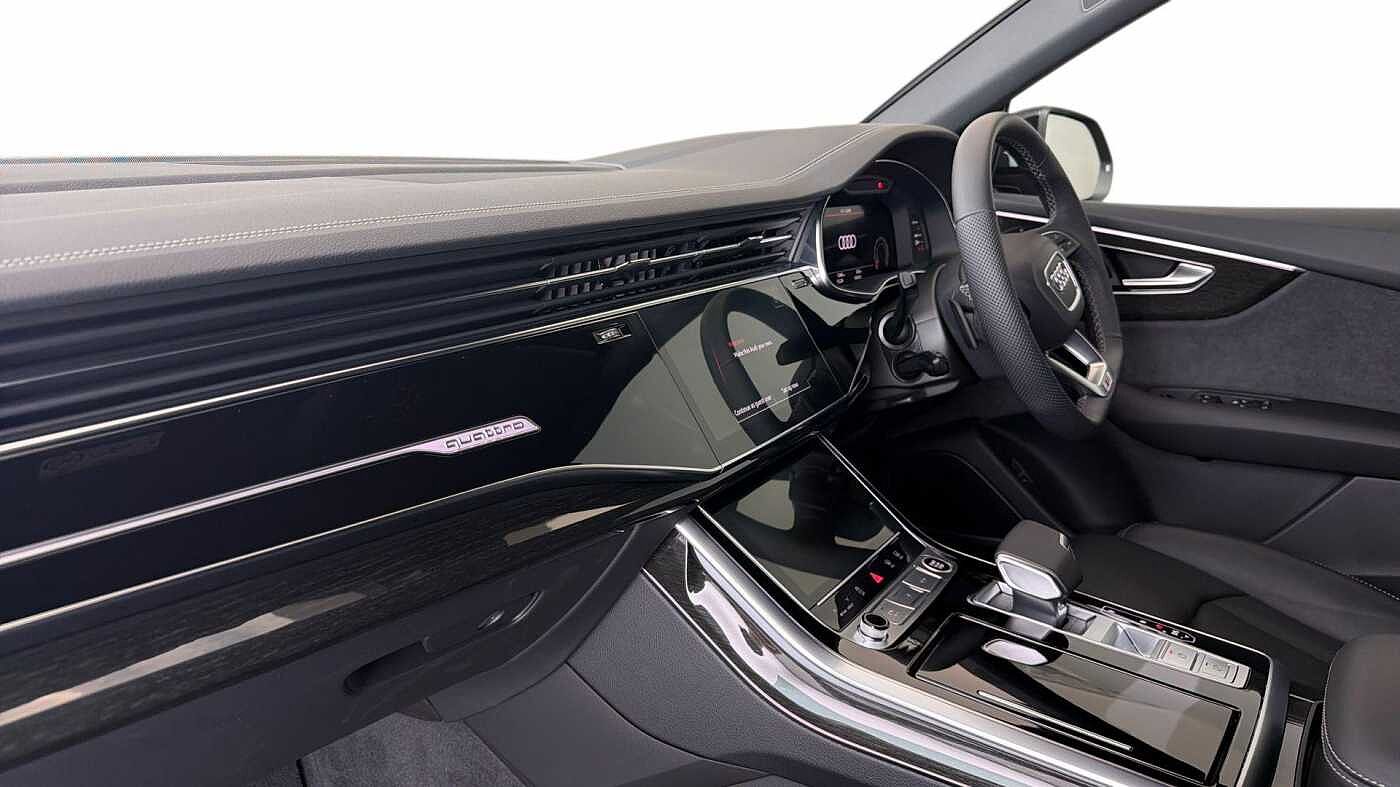 Used Audi Q8 2025 for sale - 76679734: Photo 2
