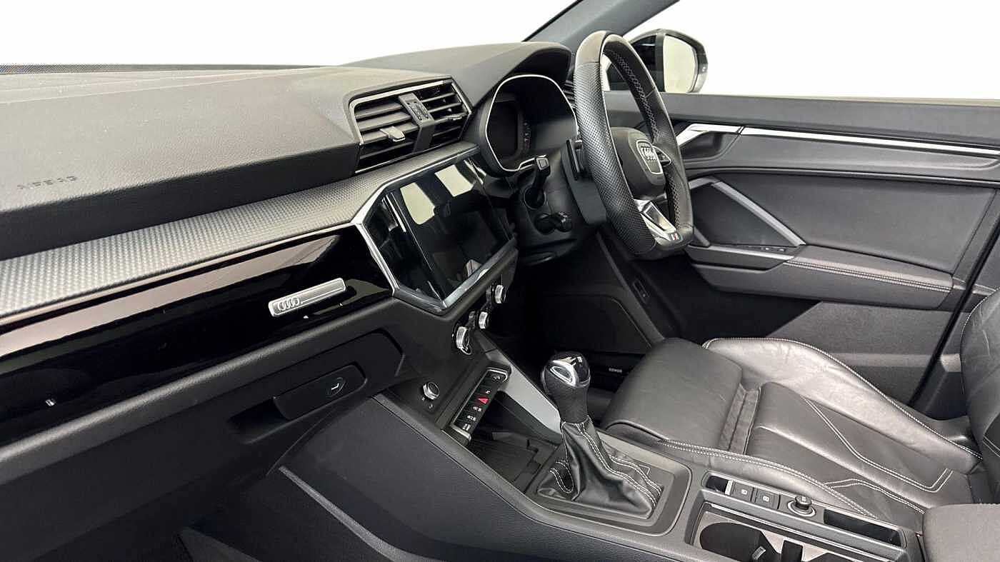 Used Audi Q3 2023 for sale - 77374432: Photo 2