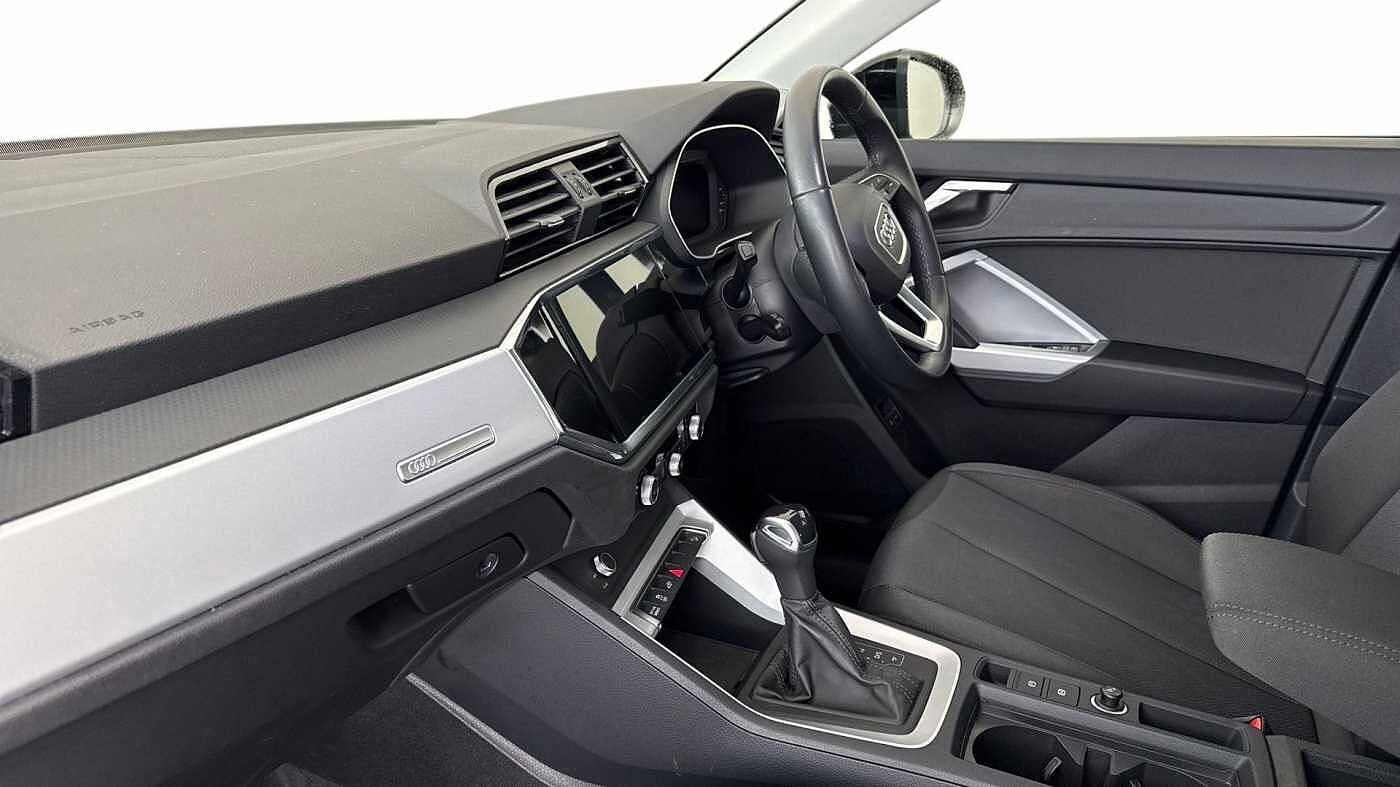 Used Audi Q3 2023 for sale - 77445405: Photo 2