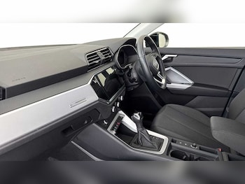 Used Audi Q3 2023 for sale - 77445405: Photo