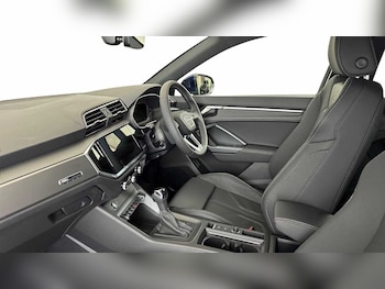 Used Audi Q3 2025 for sale - 77480130: Photo