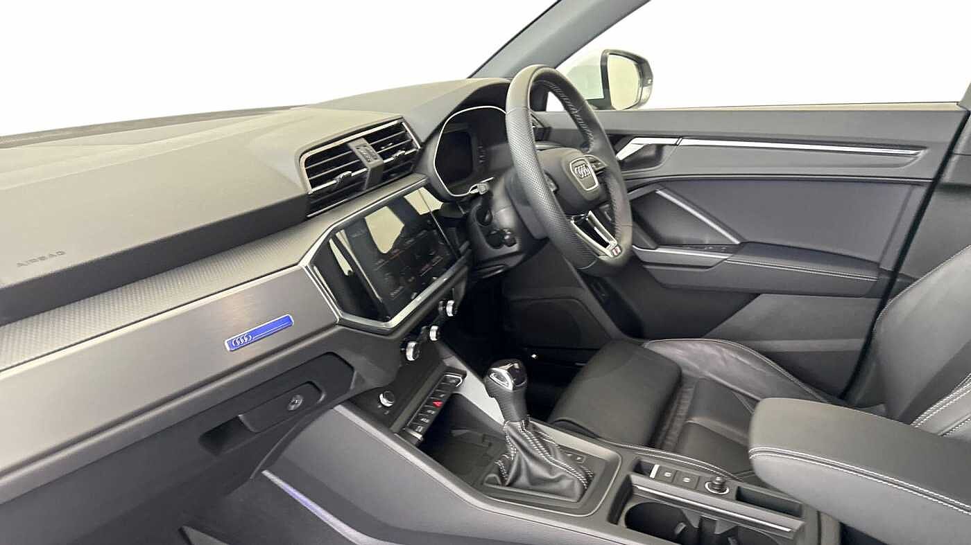 Used Audi Q3 2024 for sale - 77445411: Photo 2