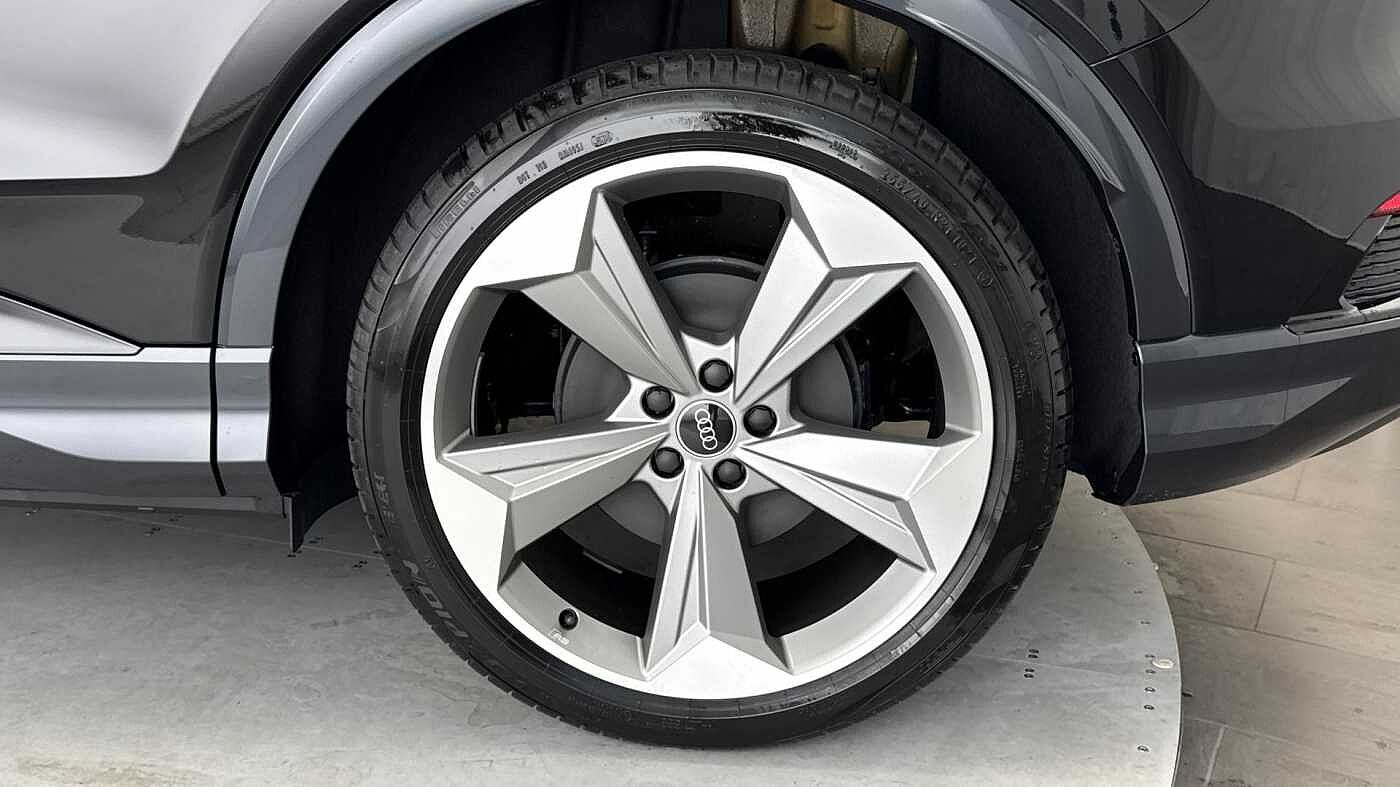 Used Audi Q4 e-tron 2026 for sale - 77974628: Photo 5