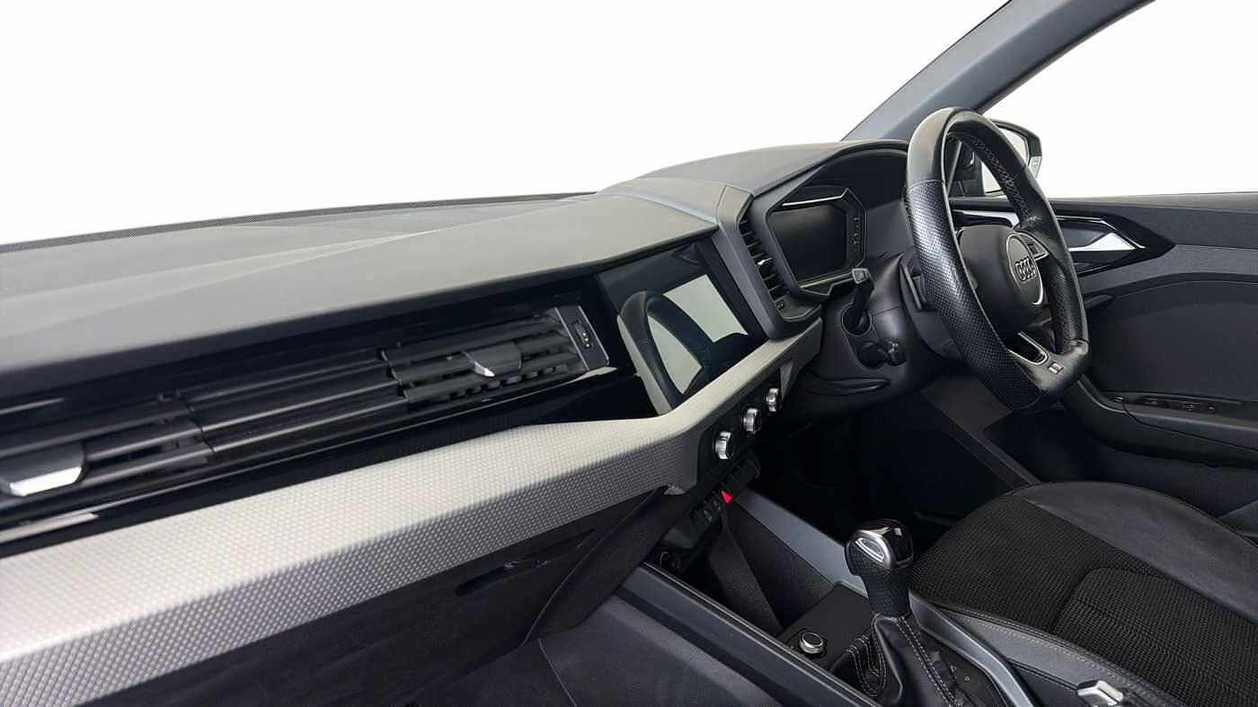 Used Audi A1 2021 for sale - 76692535: Photo 2