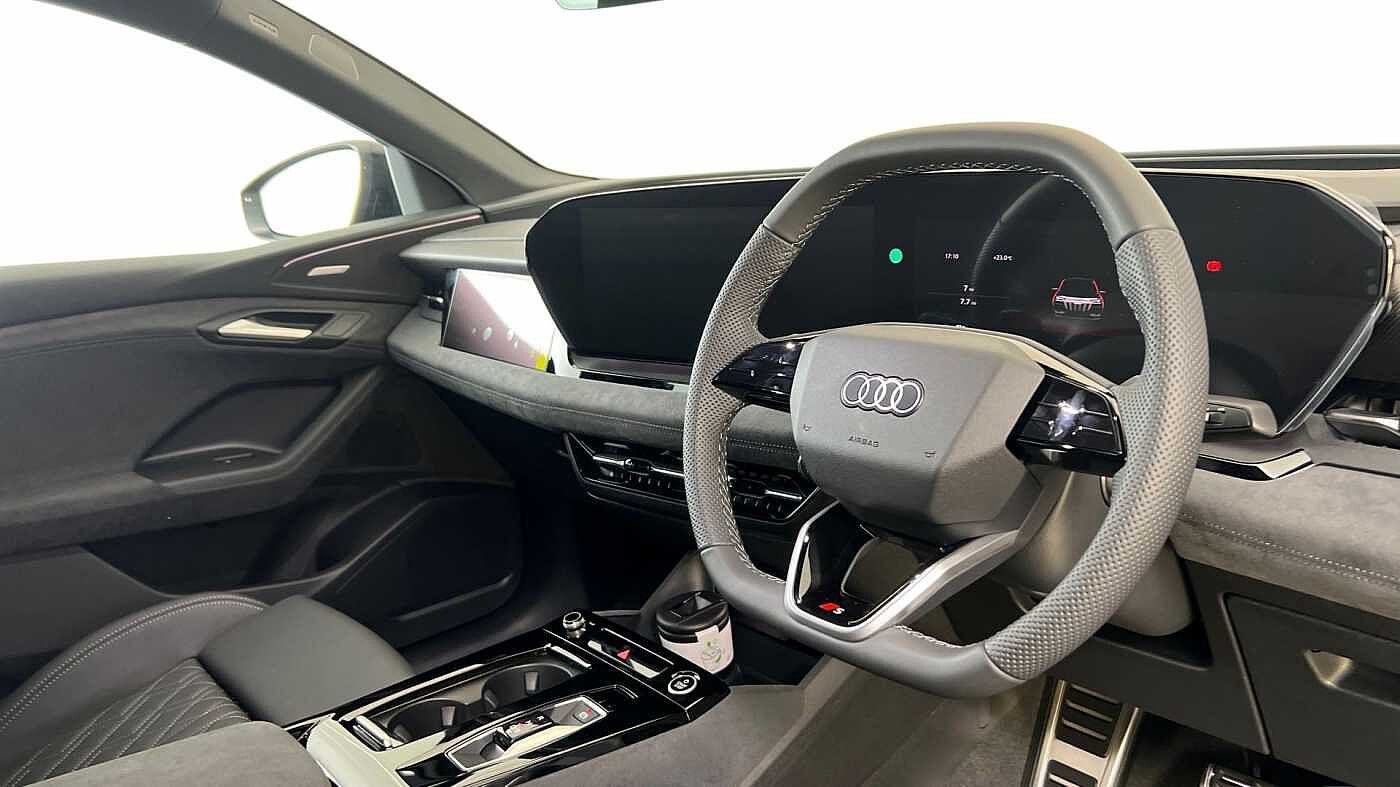 Used Audi Q6 e-tron 2025 for sale - 76679847: Photo 2