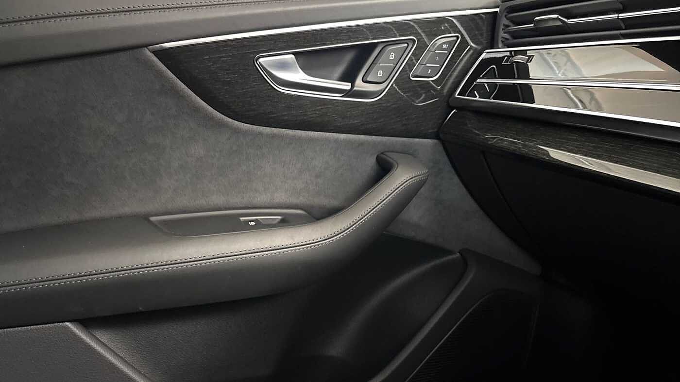 Used Audi RS Q8 2023 for sale - 76676040: Photo 22