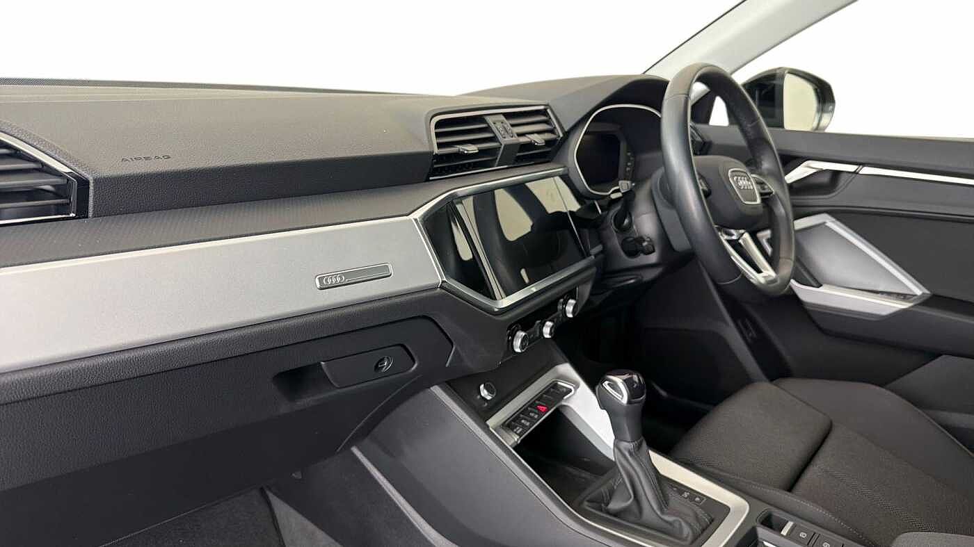 Used Audi Q3 2023 for sale - 76675872: Photo 2